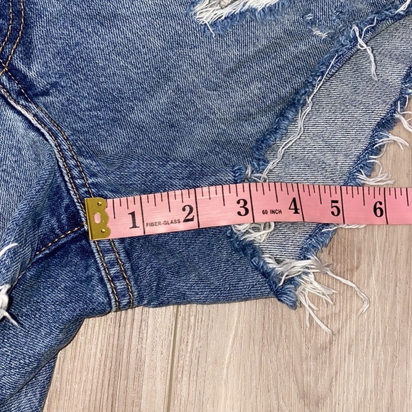 Levi’s wedgie distressed high waisted button fly denim shorts size 25 - Picture 9 of 9